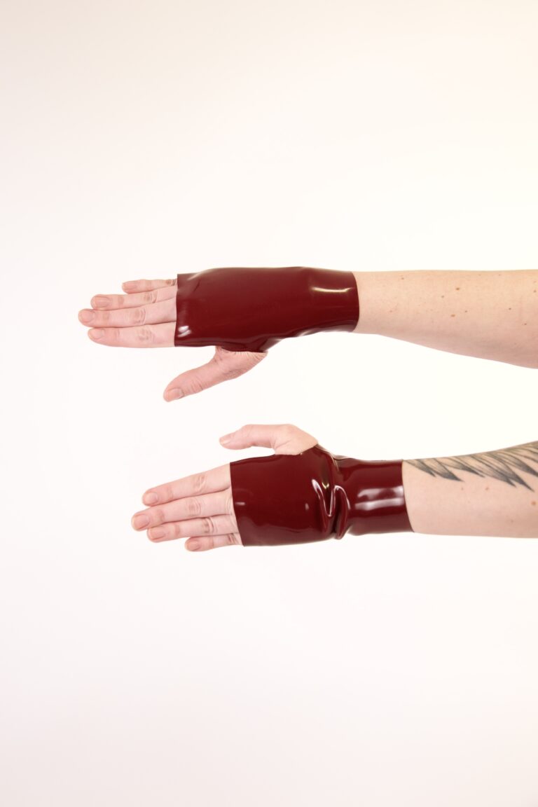 Short Latex Gloves