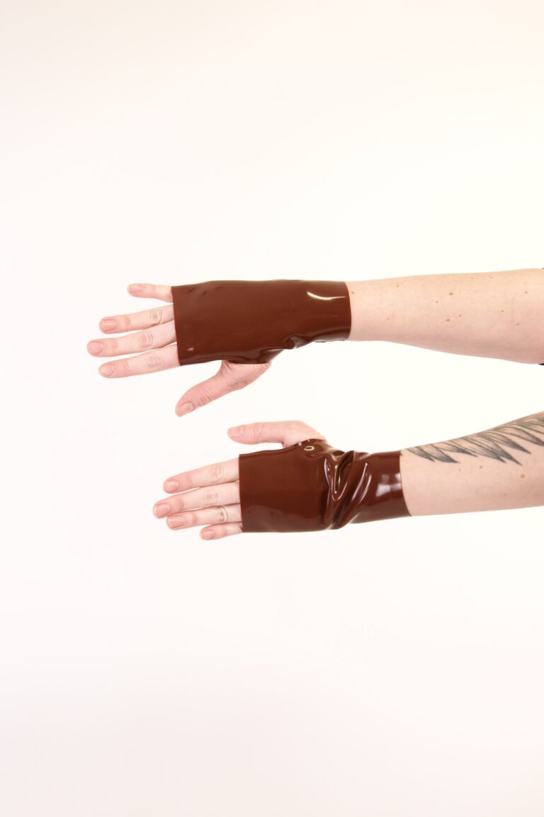Short Latex Gloves